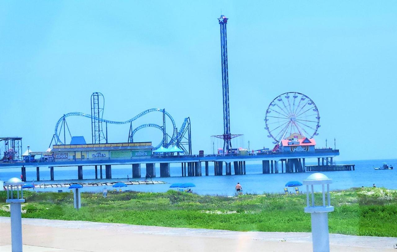 Casaazul-2605A-Couples Retreat By Beach & Pleasure Pier 1 Block Away- 2Bed 2Bath- 7 Minutes To Cruise Terminal Галвестон Экстерьер фото