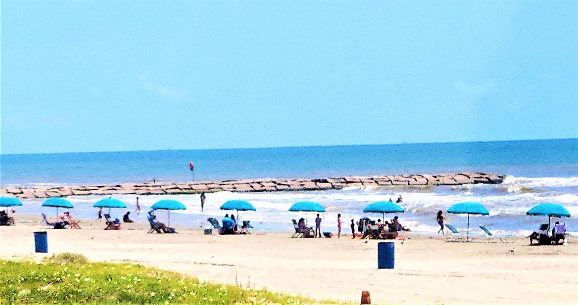 Casaazul-2605A-Couples Retreat By Beach & Pleasure Pier 1 Block Away- 2Bed 2Bath- 7 Minutes To Cruise Terminal Галвестон Экстерьер фото