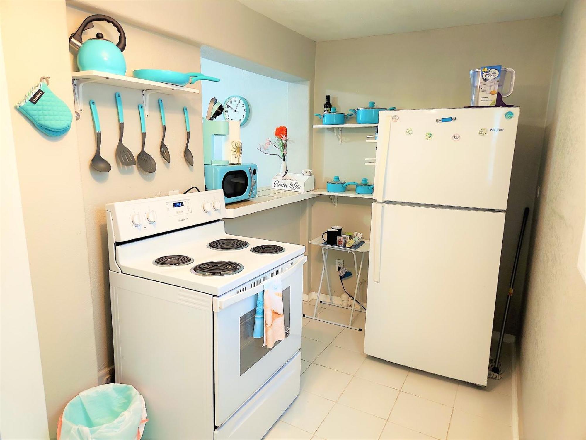 Casaazul-2605A-Couples Retreat By Beach & Pleasure Pier 1 Block Away- 2Bed 2Bath- 7 Minutes To Cruise Terminal Галвестон Экстерьер фото