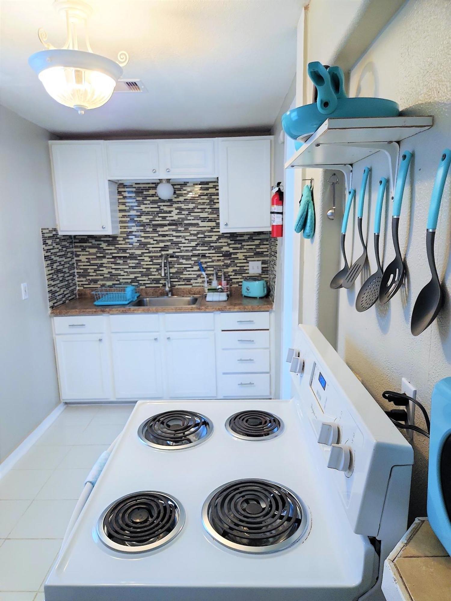 Casaazul-2605A-Couples Retreat By Beach & Pleasure Pier 1 Block Away- 2Bed 2Bath- 7 Minutes To Cruise Terminal Галвестон Экстерьер фото